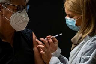 Vaccins: alerte sur les arnaques avec la généralisation de la campagne
