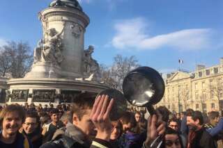 Concerts de casseroles place de la République à Paris lors d'un 