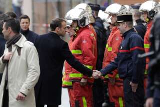 Macron à l'Arc de Triomphe pour une visite surprise