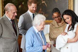 La présence de Doria Ragland, la mère de Meghan Markle, sur la photo officielle d'Archie est un moment historique pour la Grande-Bretagne pluriculturelle