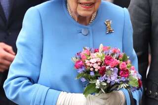 La reine Elizabeth II positive au Covid avec des symptômes 
