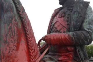 À la Roche-sur-Yon, une statue de Napoléon maculée de peinture rouge