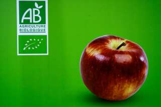 Faut-il boycotter les pommes bio du bout du monde? La question qui fâche du HuffPost à Greenpeace sur Franceinfo