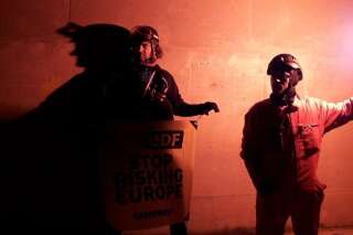 Des militants de Greenpeace s'introduisent dans une centrale nucléaire en Ardèche