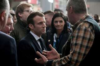 Au Salon de l'agriculture, Macron importe le grand débat et accumule le retard