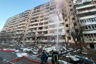Guerre en Ukraine: à Kiev, série d'explosions et couvre-feu