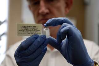 Oxford lance des essais cliniques avec l'espoir d'un vaccin dès cet automne