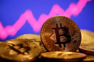 Le bitcoin franchit les 60.000 dollars, dopé par le plan de relance américain