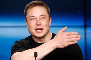 Elon Musk annonce que Tesla restera (finalement) cotée en Bourse
