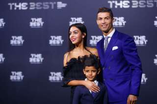 Georgina Rodriguez et Cristiano Ronaldo officialisent lors du prix Fifa