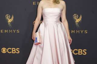 Emmy Awards: Le détail très politique de la tenue d'Elisabeth Moss