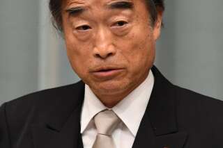 Au Japon, un ministre défend les talons hauts au travail
