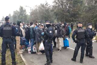 À Calais, un vaste camp de migrants évacué