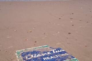 Ce panneau arraché sur la côte Est américaine il y a 6 ans a échoué sur une plage de Gironde