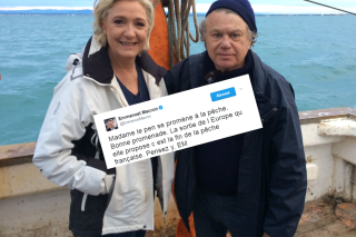 Second tour de la présidentielle: Marine Le Pen va à la pêche, Macron se moque sur Twitter