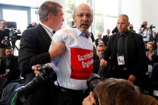 Un journaliste turc évacué de la rencontre Merkel-Erdogan à cause de son t-shirt