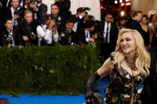 Madonna félicite les Français de ne pas juger la différence d'âge entre Emmanuel et Brigitte Macron