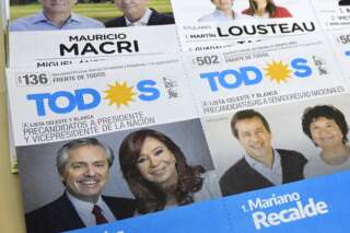 En Argentine, le président Macri largement battu lors d'un vote crucial