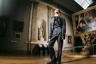 Le Louvre s'associe à Virgil Abloh et Off-White pour vendre des t-shirts