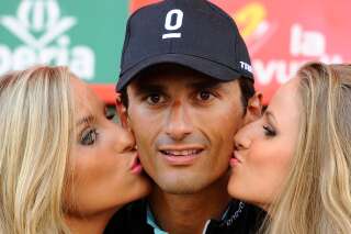 Le Tour d'Espagne réfléchit à supprimer le baiser aux vainqueurs d'étapes