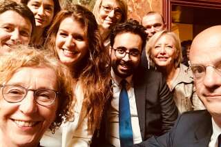 Congrès de Versailles : les ministres moqués pour ce selfie avant le discours de Macron