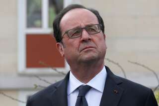 Quand François Hollande applaudit les frappes en Syrie, qui le ridiculisent