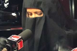 Sur France Inter, Sophia Aram a remis un niqab pour parler des Saoudiennes