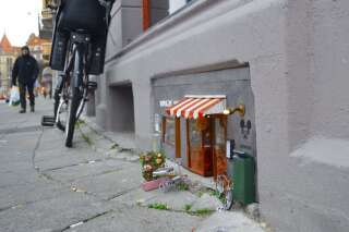 En Suède, de minuscules boutiques pour souris s'installent aux coins des rues