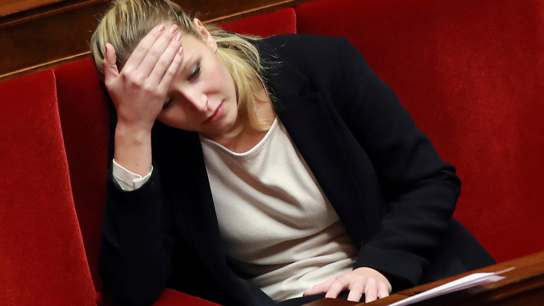 Marion Maréchal Le Pen attaque Emmanuel Macron en relayant une grosse Fake News