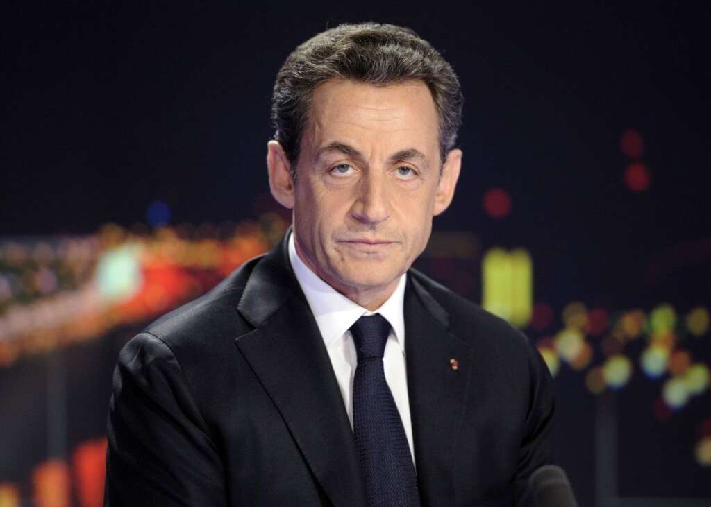 Février 2011: la candidature - Nicolas Sarkozy officialise sa candidature sur TF1 après des semaines de suspense. Le candidat-président part immédiatement en campagne sur une ligne droitière en se présentant comme le porte-parole du "peuple" contre les élites. Ses premières propositions: deux référendums sur les chômeurs et les immigrés.