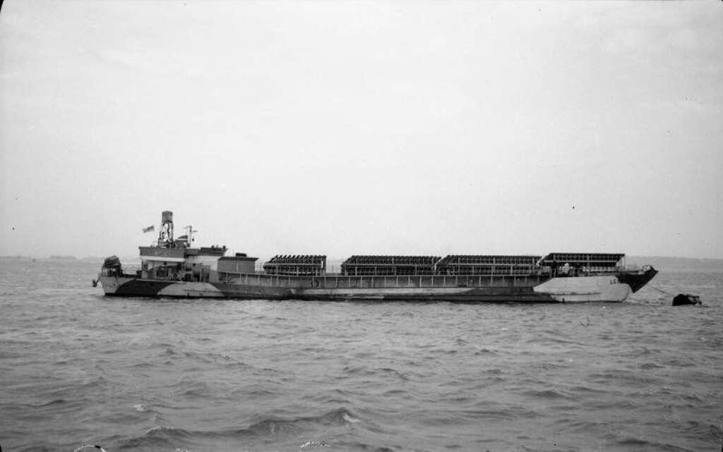 Une barge de débarquement - Pour débarquer troupes et matériels, les Britanniques et Américains réaménagent des péniches. Le Landing Craft Assault (LCA) fut le bateau le plus usité par les Anglais.