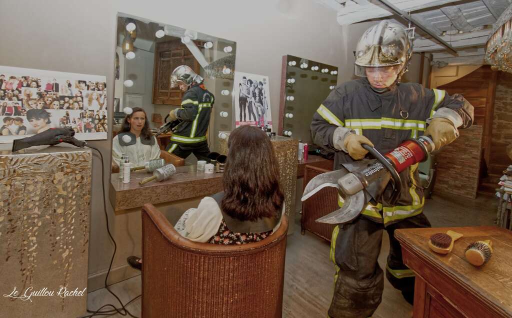 Calendrier Pompiers Rennes 2019 - Mais aussi coiffeur pour les femmes au mois de mai.
