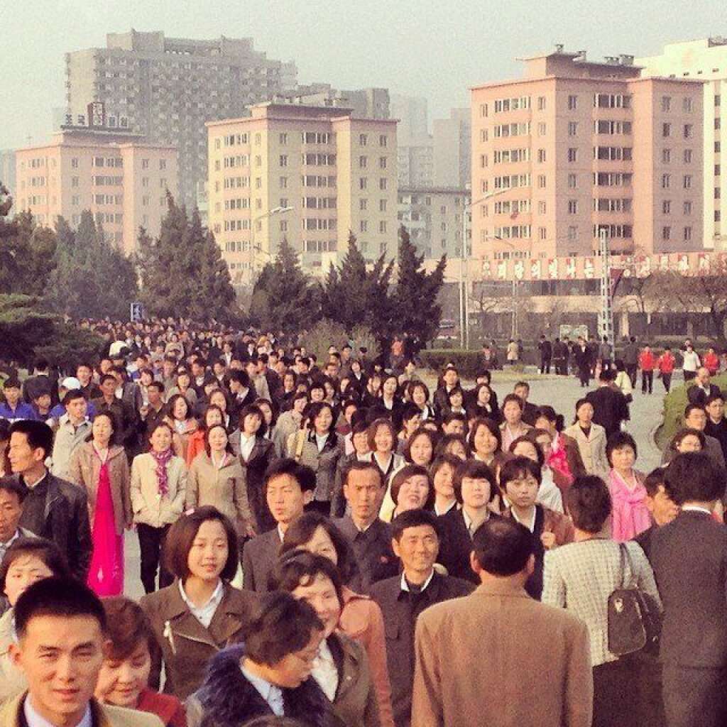 - "2 millions de personnes vivent à Pyongyang et on aurait dit qu'ils étaient tous là pour voir le marathon."