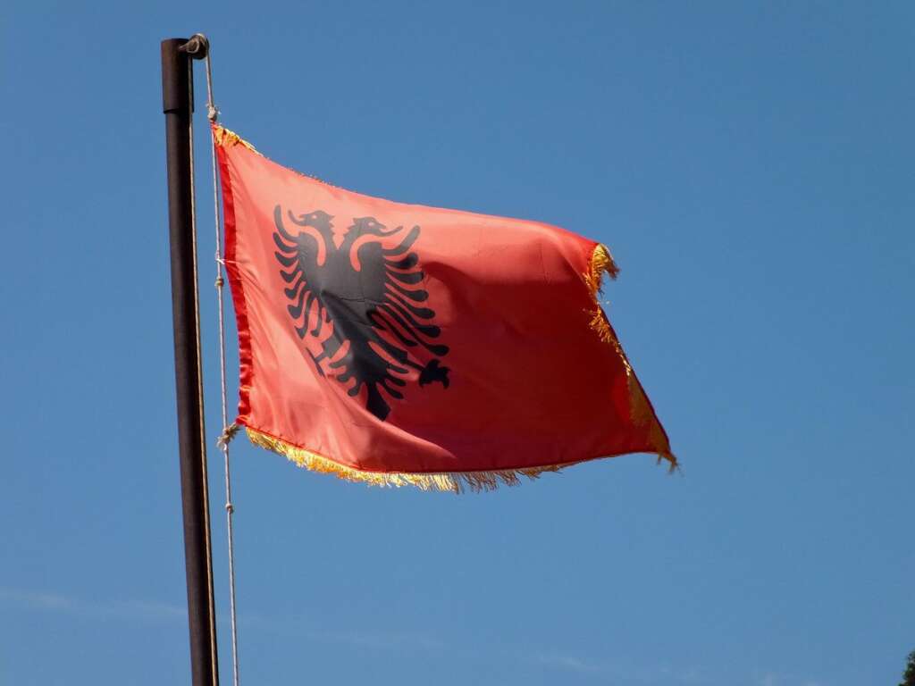 Albanie - <strong>Durée du congé maternité: </strong> 52 semaines <strong>Pourcentage du salaire perçu:</strong> 80% avant la naissance et 150 jours après, 50% le reste du congé maternité