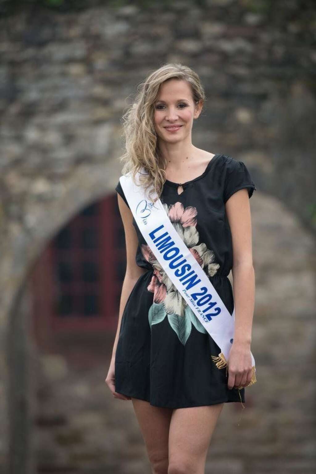 Miss Limousin - Sandra Longeaud    23 ans - 1,72 m    Infirmière