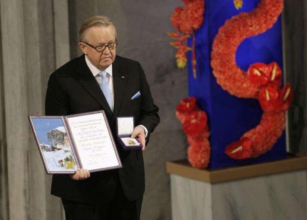2008 - Martti Ahtisaari (Finlande) - "Pour ses efforts importants dans plusieurs continents et sur plus de trois décennies pour résoudre des conflits internationaux".