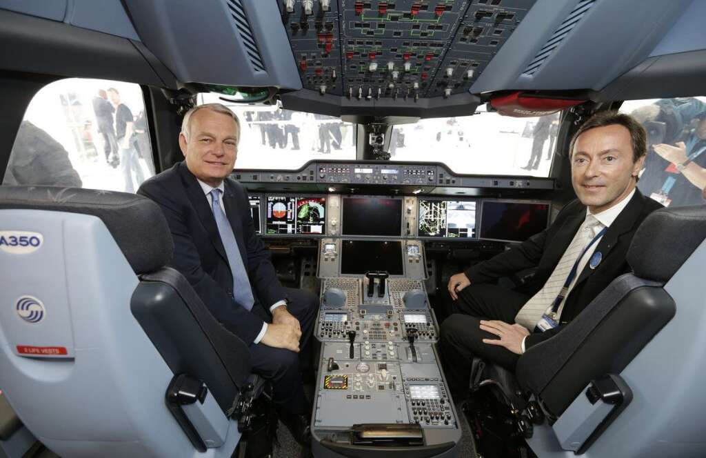 L'Airbus A350 - Le dernier-né d'Airbus a effectué son premier vol vendredi 14 juin. Sa venue sur le salon du Bourget n'a pas été officialisée mais une réplique a été présentée, notamment au Premier Ministre Jean-Marc Ayrault. Beaucoup espèrent ce biréacteur, concurrent annoncé du 787 Dreamliner de Boeing, survoler le salon.