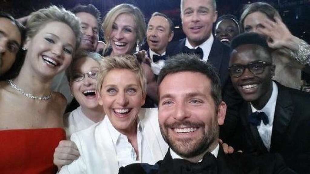 Le selfie d'Ellen DeGeneres pendant la cérémonie des Oscars 2014 -