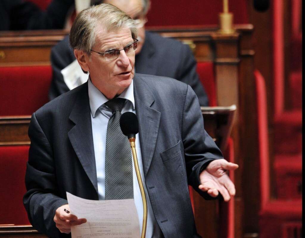 Patrick Braouezec (FG), victime de la vague rose dans le 93 - Le socialiste Mathieu Hanotin a battu le député sortant Patrick Braouezec (FG) dans la 2e de Seine-Saint-Denis, alors que celui-ci avait décidé de se maintenir au second tour malgré l'accord de désistement entre partis de gauche.