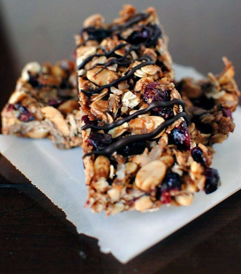 Nutella & Peanut Butter Granola Bars - <strong>Get the <a href="http://passthesushi.com/nutella-peanut-butter-granola-bars-3-0/">Nutella & Peanut Butter Granola Bars recipe</a> by Pass The Sushi</strong>