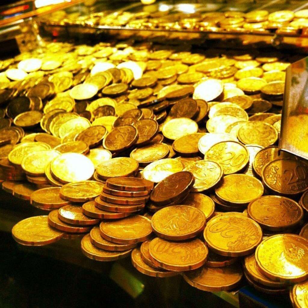 L'or - Les pièces d'or, les médailles et lingots, autrefois interdites, peuvent désormais entrer aux États-Unis. Toutefois, ces articles en provenance de Cuba, de l'Iran, de la Birmanie (Myanmar) et du Soudan sont interdits. Des copies de pièces d'or sont également interdits s'ils ne sont pas marqués par le pays de délivrance.