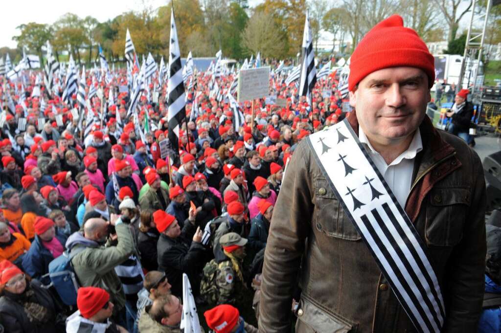 Christian Troadec à Carhaix - Leader du mouvement des Bonnets rouges, Christian Troadec a été réélu à Carhaix, ville dont il est le maire DVG.