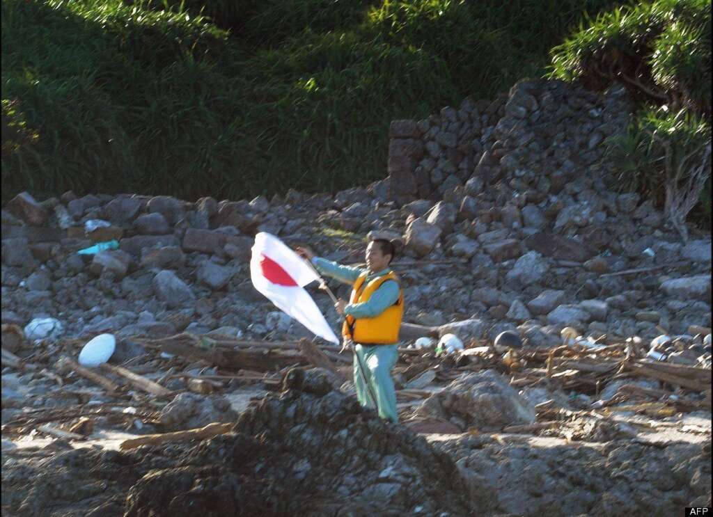 - Un militant japonais sur l'île Senkaku le 19 août 2012.