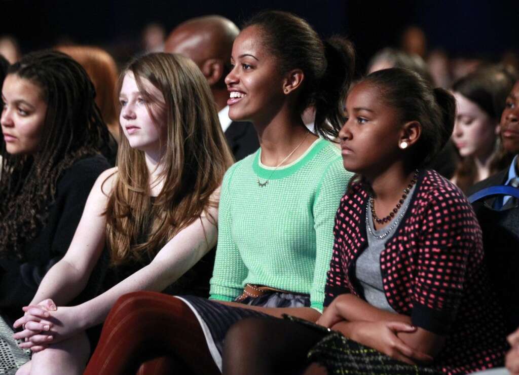 Et évidemment les filles du président dans le public -