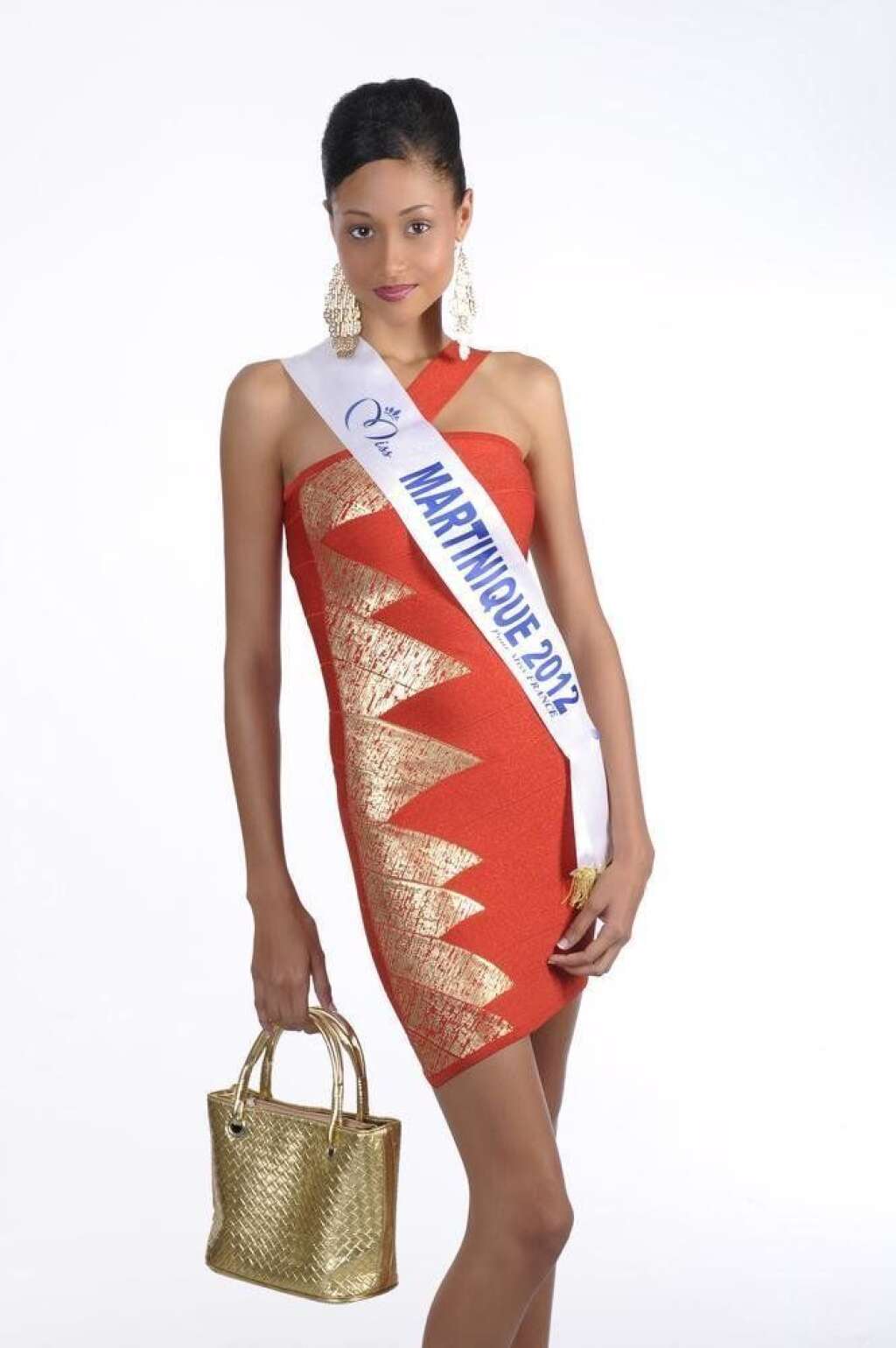 Miss Martinique - Camille René    18 ans - 1,77 m    Etudiante en DUT Techniques de Commercialisation