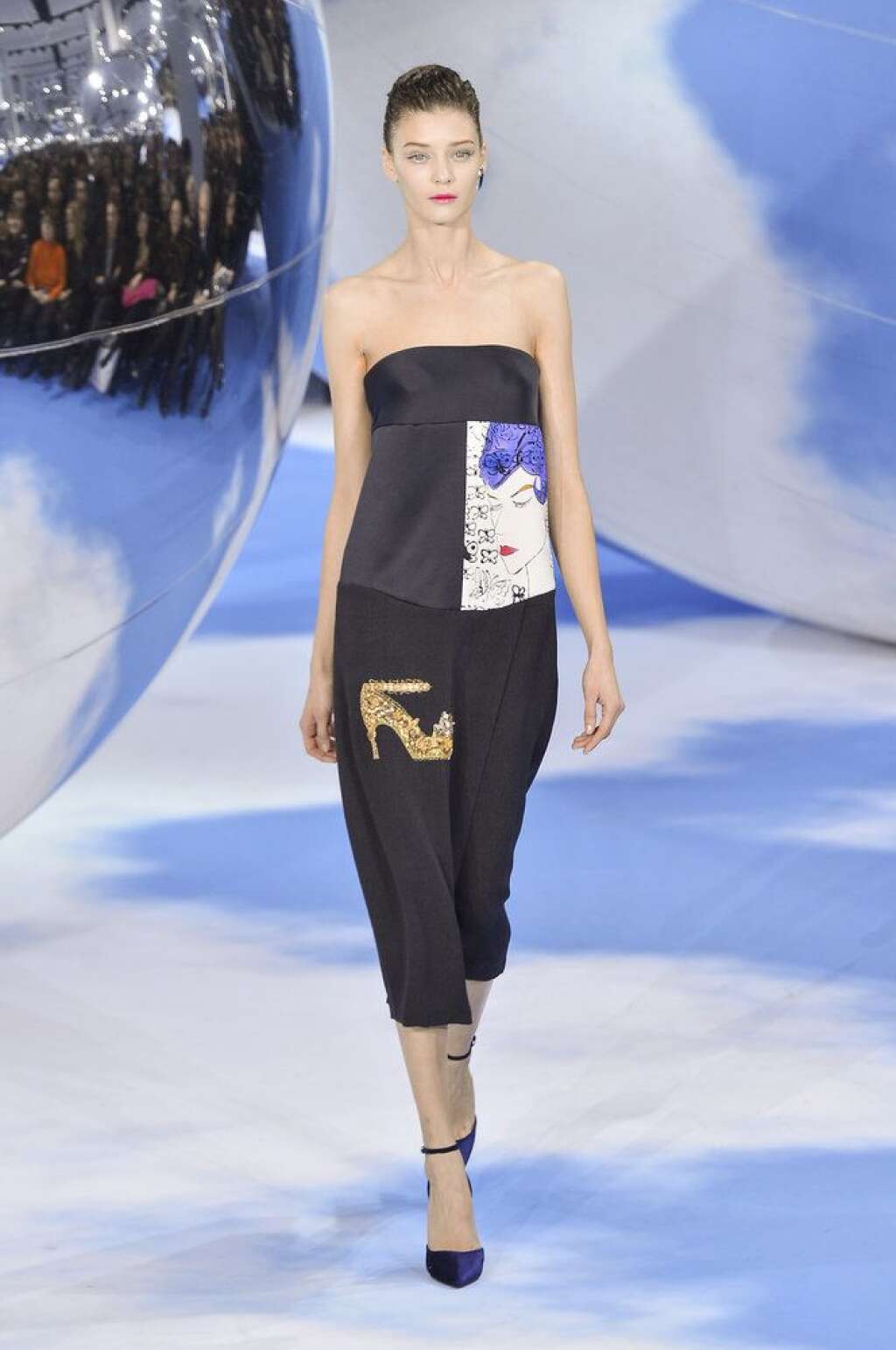 Le surréalisme de Dior - <a href="http://www.huffingtonpost.fr/raphaelle%20orsini/fashion-week-paris-dior_b_2804698.html">Voir le billet</a>  Fashion week de Paris: <em>Automne-Hiver 2013-2014</em>