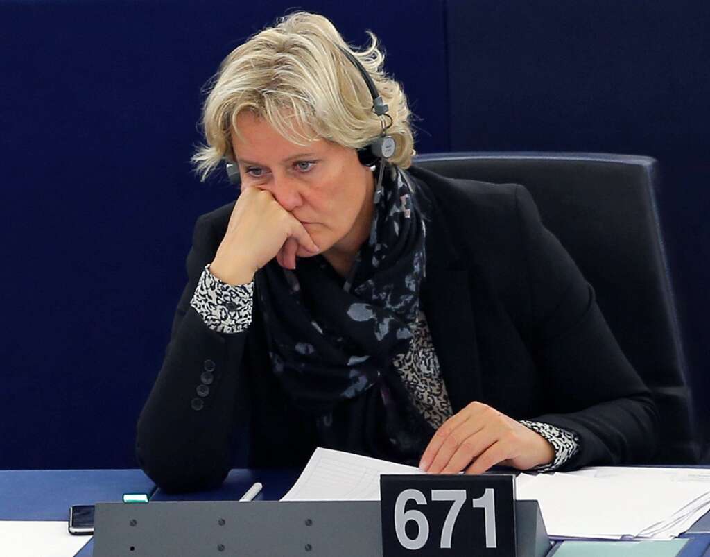 FLOP #4: Nadine Morano, la voix de Wauquiez - <p>Difficile de sortir des bas-fonds du classement pour l'eurodéputé LR qui s'est récemment signalé au Parlement européen en ne votant pas les sanctions contre Viktor Orban. Sera-t-elle en position éligible pour les européennes de 2019? C'est la grande question qui est désormais posée à Laurent Wauquiez.</p>  <p><strong>Opinions positives:</strong> 6 (+1)<br /> <strong>Opinions négatives:</strong> 35 (+2)<br /> <strong>Score net:</strong> -29 (-1)</p>