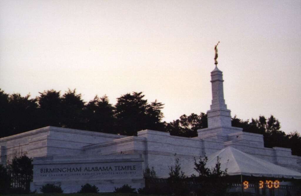 Alabama - 719 Mormons per 100,000 persons. <br>    Credit: Wikimedia Commons. Original photo <a href="http://en.wikipedia.org/wiki/File:Birmingham_Alabama_Temple_by_nateOne,_cropped.jpeg" target="_hplink">here</a>.