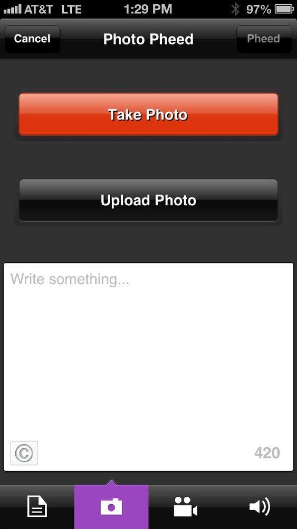 Photo Pheed - You can quickly and easily upload a photo to Pheed with this screen, and give it a caption.