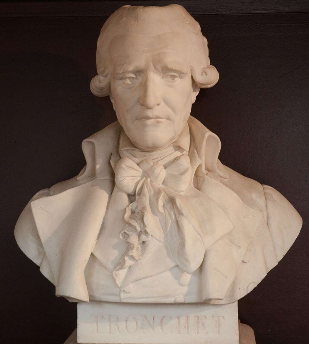 François Denis Tronchet (inhumé en 1806) - Président de l'Assemblée Constituante au début de la Révolution et un des pères du Code Civil.